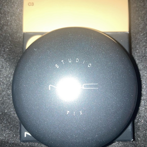 x1 MAC C3 STUDIO FIX POWDER PLUS FOUNDATION BRAND NEW BOXED - Picture 6 of 12